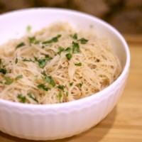 sesame garlic rice noodles