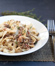 Easy Bolognese Sauce with Egg Fettuccine by www.thisgalcooks.com #fettuccine #bolognesesauce #easydinners