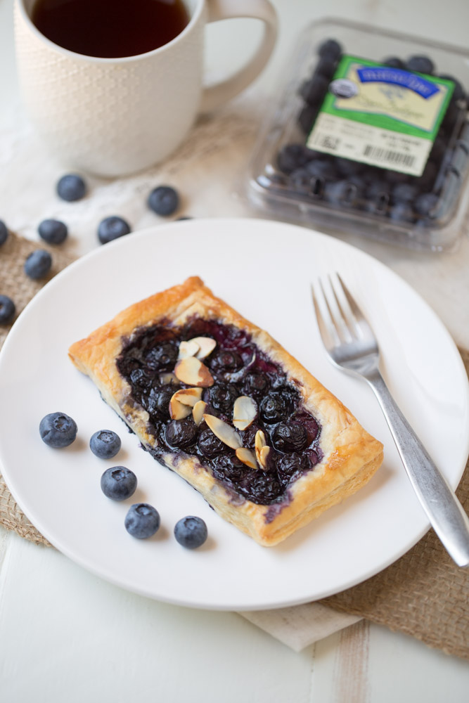 Blueberry Brie Pastry Tarts | This Gal Cooks #EatTheRainbow