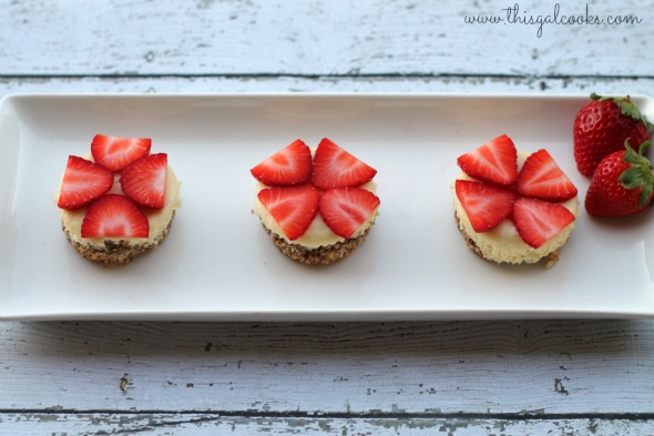 mini cheesecakes with peacan almond crust2wm