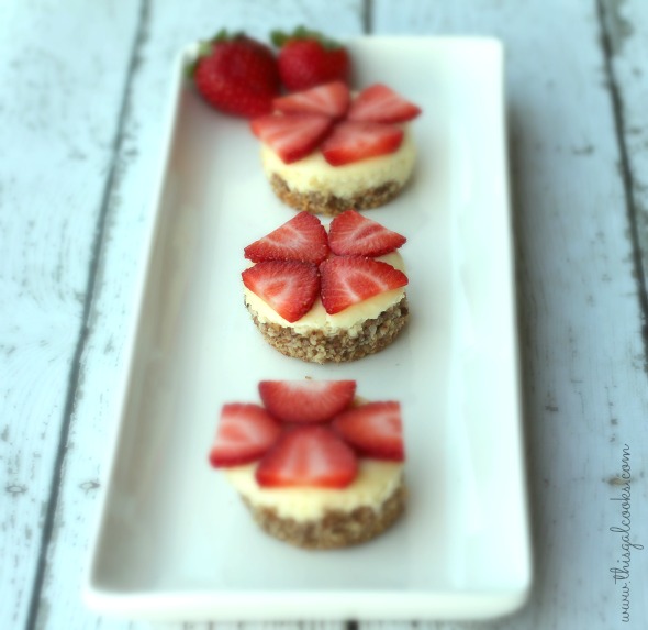 mini cheesecakes with peacan almond crust4wm