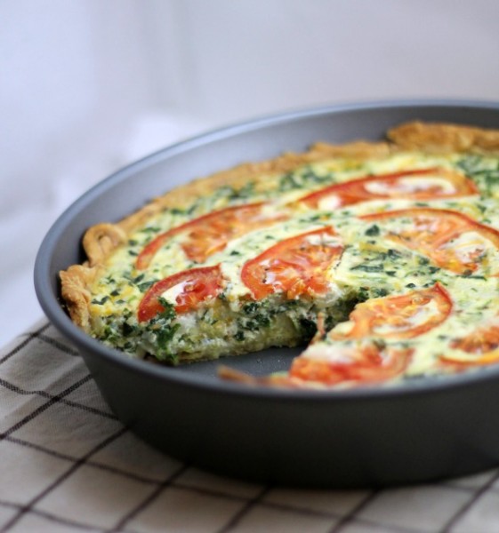 Tomato Bacon and Spinach Quiche - This Gal Cooks