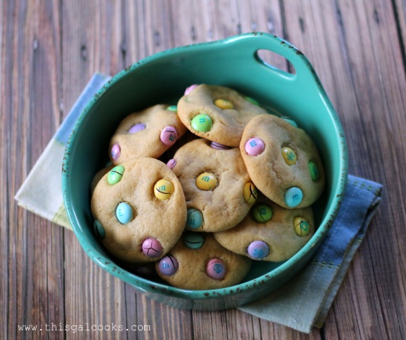 M&M Easter Cookies - This Gal Cooks #dessert #cookie #easter