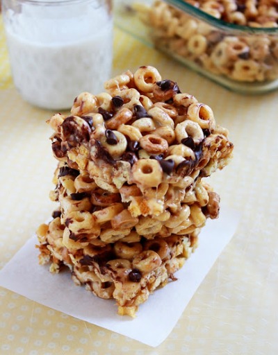 PB-Cheerios-Treat-from-ItBakesMeHappy