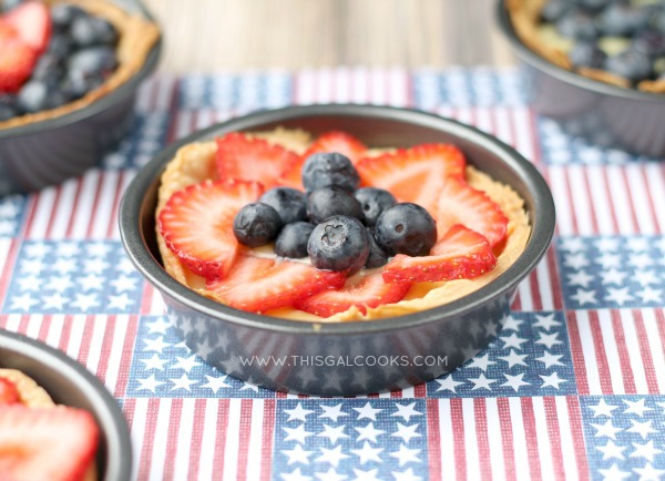 Fresh Fruit and Cream Tarts {Dairy Free} from www.thisgalcooks.com #tarts #dairyfree 2WM