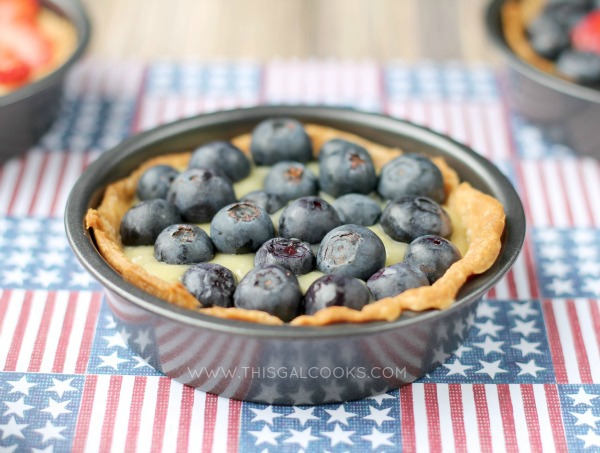 Fresh Fruit and Cream Tarts {Dairy Free} from www.thisgalcooks.com #tarts #dairyfree 3WM