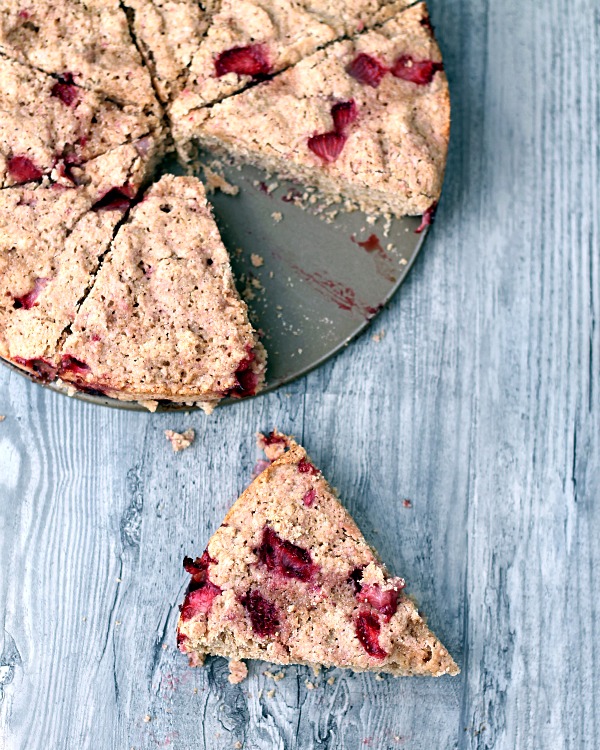 Strawberry Scone Tarts. Start your day the healthy way with these little treats. They're made with fresh strawberries and they're vegan! From www.thisgalcooks.com #strawberryrecipes #vegan