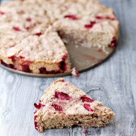 Strawberry Scone Tarts. Start your day the healthy way with these little treats. They're made with fresh strawberries and they're vegan! From www.thisgalcooks.com #strawberryrecipes #vegan