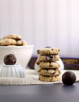 Dark Chocolate Chunk Pretzel Cookies