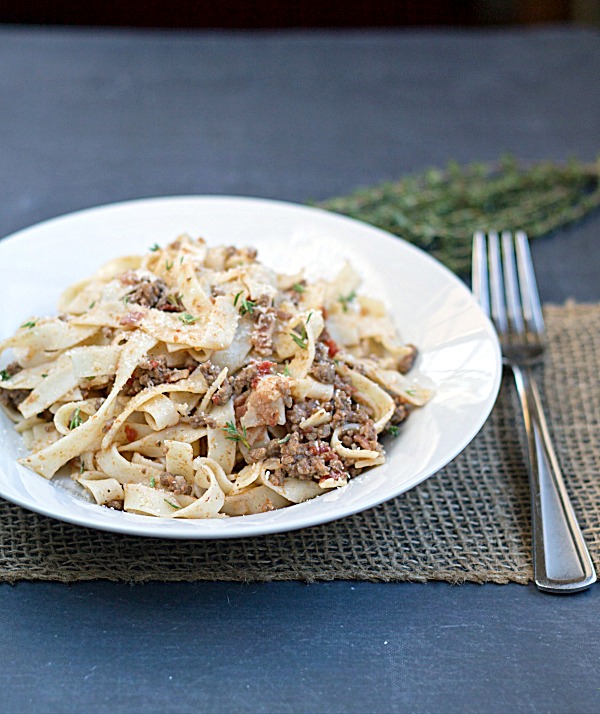 Easy Bolognese Sauce with Egg Fettuccine by www.thisgalcooks.com #fettuccine #bolognesesauce #easydinners