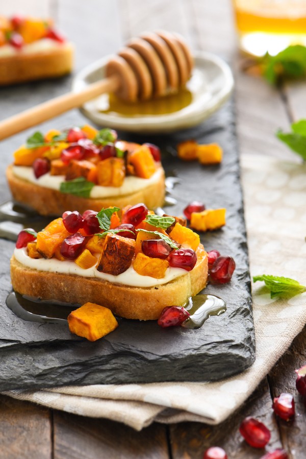 Butternut-Squash-Pomegranate-Crostini-with-Whipped-Feta-and-Honey-2-600x899