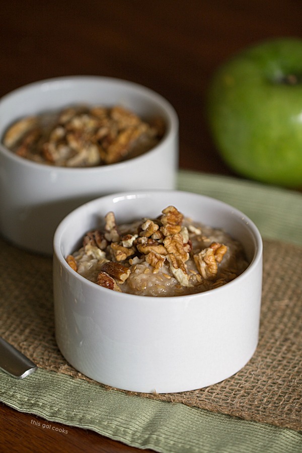 Apple Pie Oatmeal - This Gal Cooks #vegan #breakfast #dairyfree