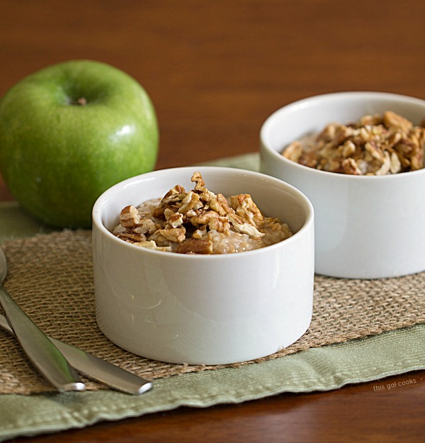 Apple Pie Oatmeal - This Gal Cooks #vegan #breakfast #dairyfree