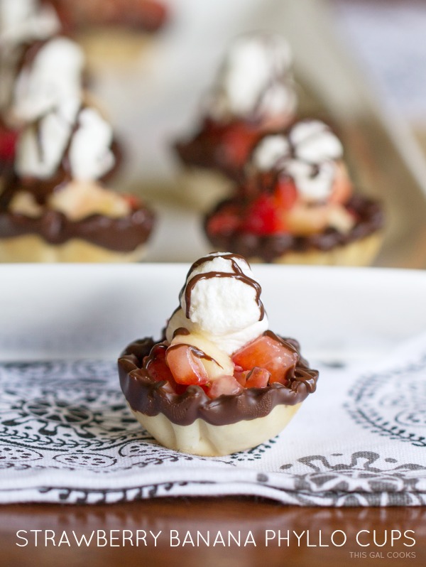 Strawberry Banana Phyllo Cups - This Gal Cooks #dessert #freshfruit #minitreats