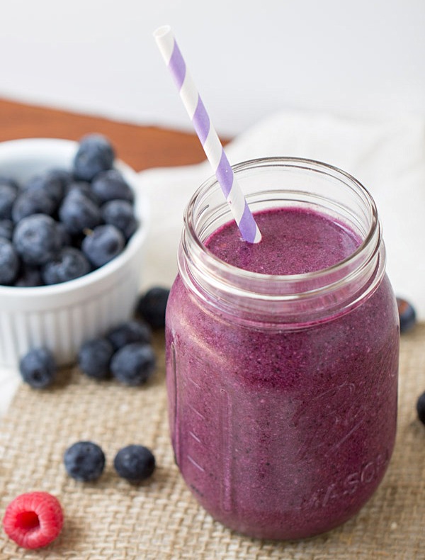 Berry and Toasted Coconut Smoothie - a healthier breakfast option with no refined sugars. 390 calories/serving