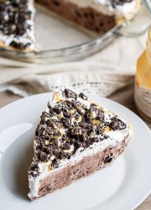 Try This No-Bake, Cookies and Cream Pie Recipe With Chocolate Pudding