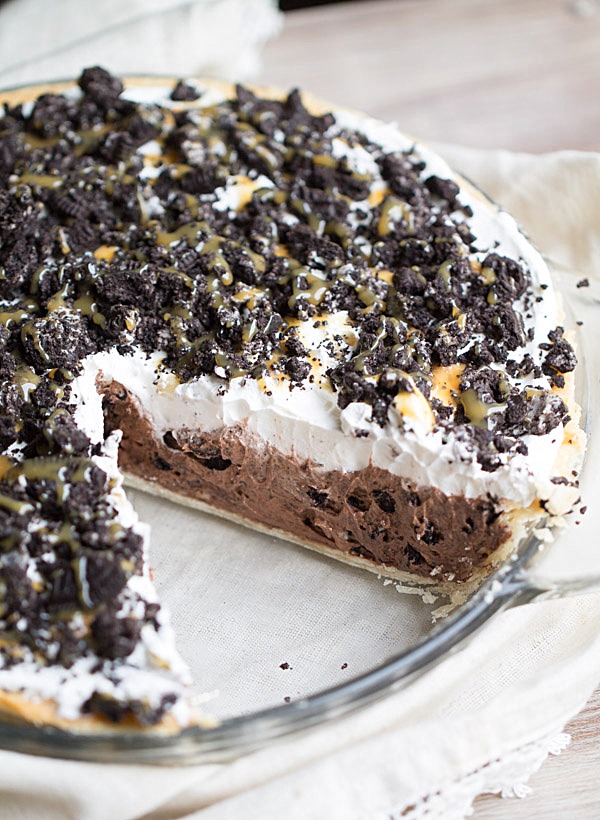 Cookies and Cream Chocolate Pudding Pie on This Gal Cooks #dessert #nobake