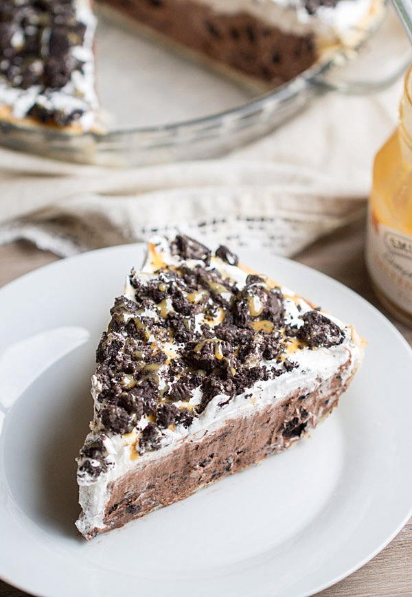 Cookies and Cream Chocolate Pudding Pie on This Gal Cooks #dessert #nobake