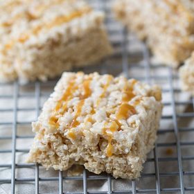 Caramel Macchiato Krispie Treats on This Gal Cooks