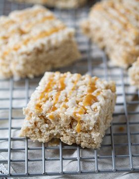 Caramel Macchiato Krispie Treats on This Gal Cooks