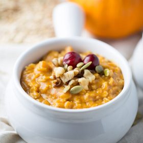 Pumpkin Pie Oatmeal is a healthy, hearty breakfast that's full of flavor. | This Gal Cooks