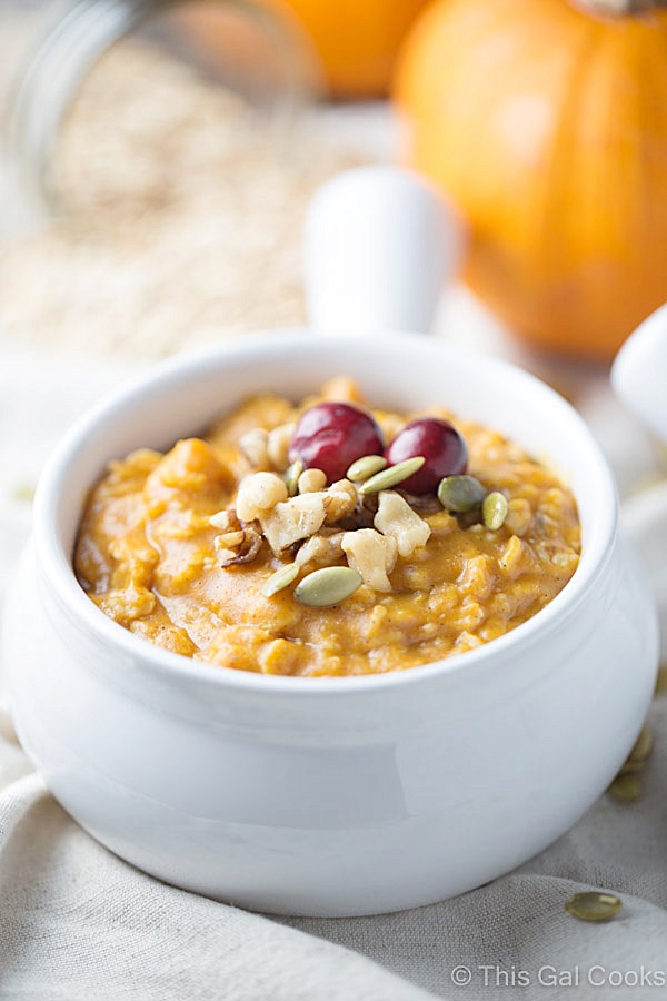 Pumpkin Pie Oatmeal is a healthy, hearty breakfast that's full of flavor. | This Gal Cooks