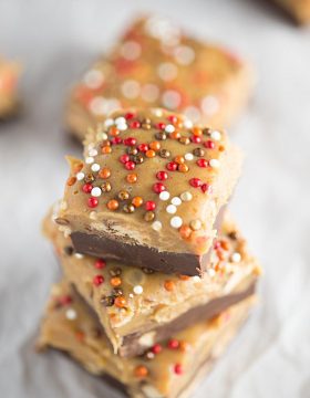 Snickers Chocolate Peanut Butter Pumpkin Fudge - Such an easy recipe to make! | This Gal Cooks