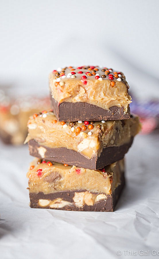 Snickers Chocolate Peanut Butter Pumpkin Fudge - Such an easy recipe to make! | This Gal Cooks