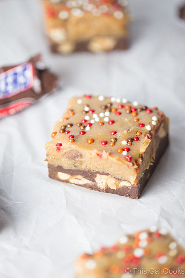 Snickers Chocolate Peanut Butter Pumpkin Fudge - Such an easy recipe to make! | This Gal Cooks