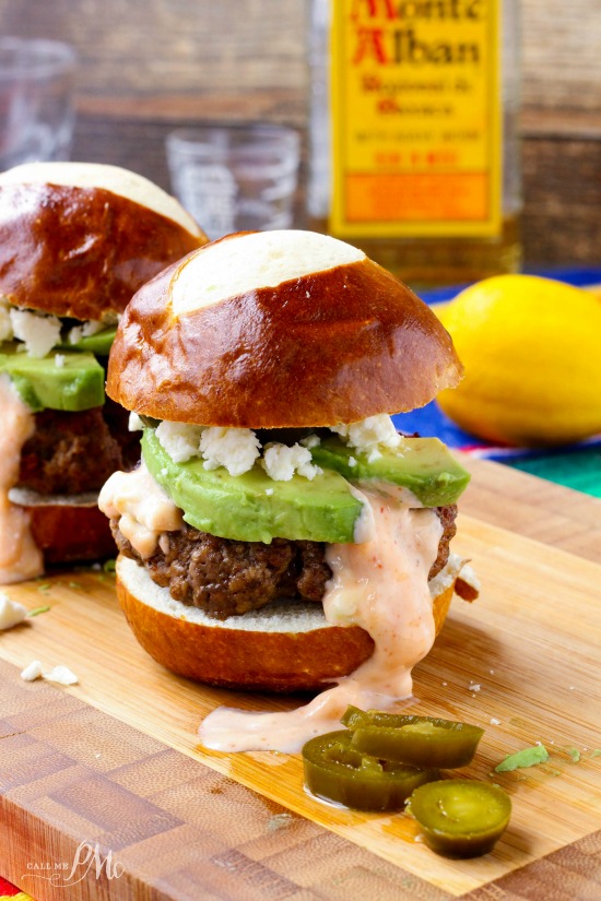 Chorizo-Beef-Sliders-Burgers-with-Sriracha-Mayo-2w