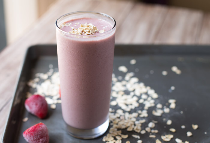 A drinkable breakfast: Strawberry Banana Oatmeal Protein Smoothie | This Gal Cooks