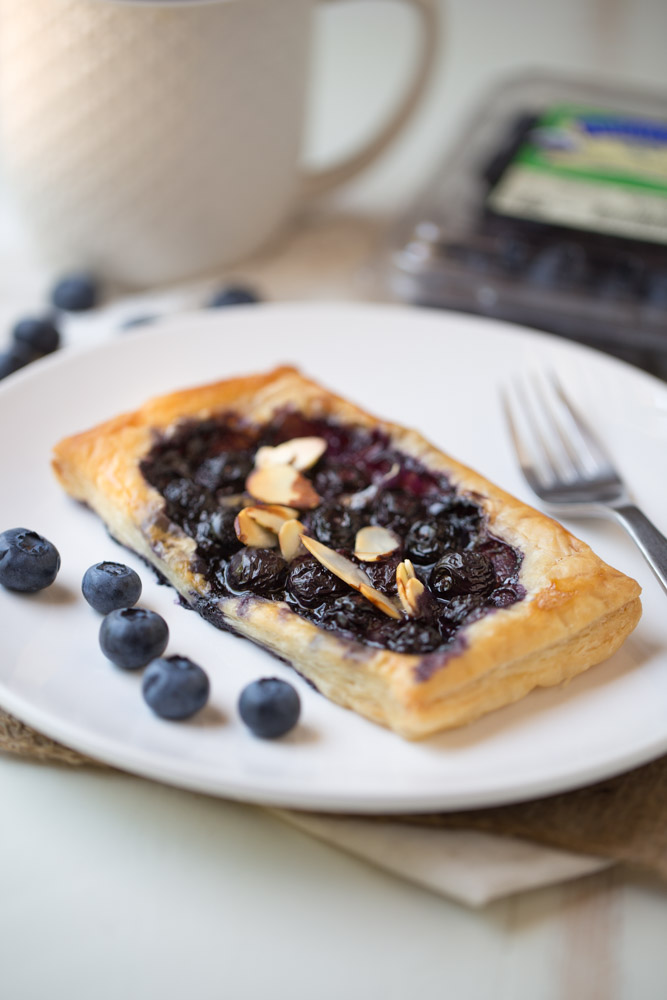 Blueberry Brie Pastry Tarts | This Gal Cooks #EatTheRainbow