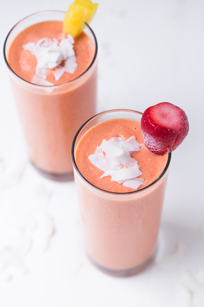 Vegan and healthy Tropical Strawberry Smoothie