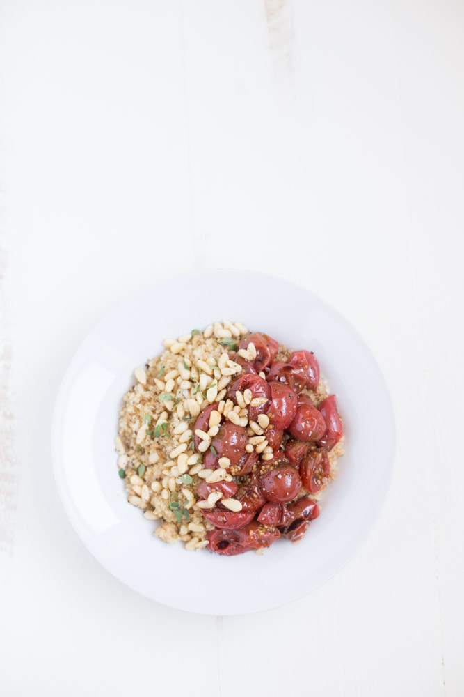 Quick Quinoa Bowl with roasted tomatoes, pine nuts and fresh thyme