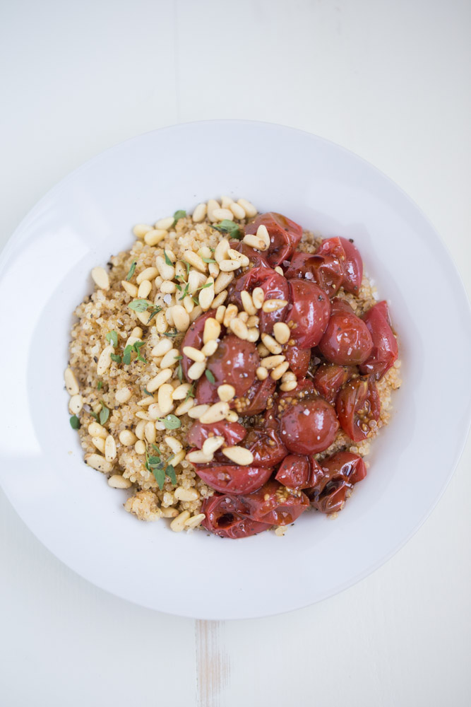 Quick Quinoa Bowl with roasted tomatoes, pine nuts and fresh thyme