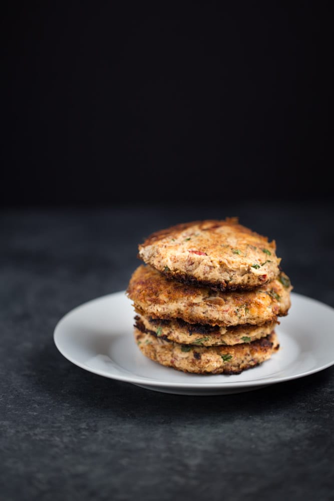 FLAVORFUL Easy Tuna Cakes are paleo + gluten free. Great for lunch or to serve as an appetizer!