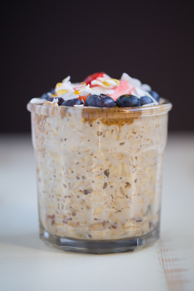 AMAZING Overnight Oatmeal Parfait! This vegetarian and gluten free parfait is super easy to make and is incredibly healthy, too! | This Gal Cooks