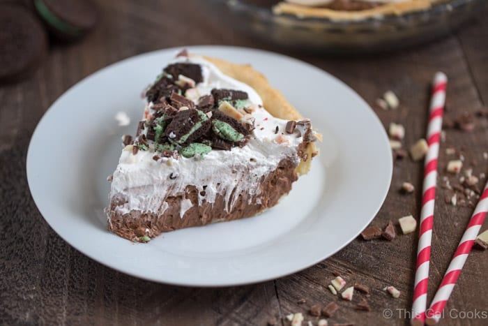 This creamy, minty, mint chocolate pudding pie offers everything you'd expect from a Christmas pudding pie. Silky, smooth, easy to make and bursting with flavors that everyone loves.