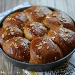 Recipe: Oatmeal Molasses Rolls